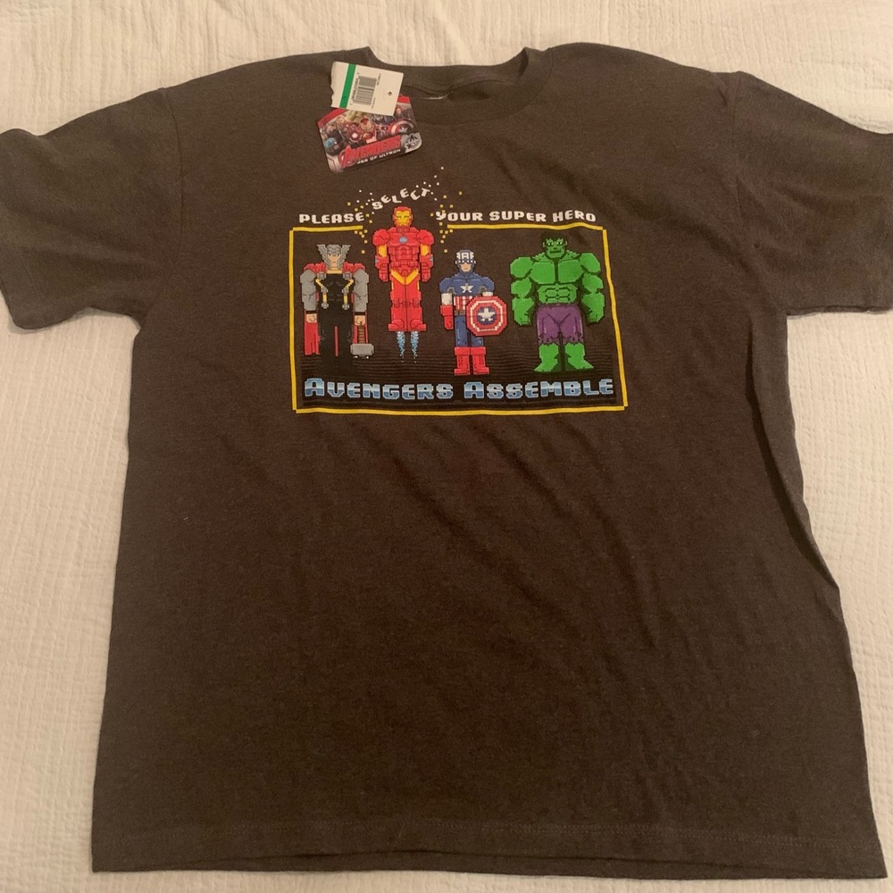 BNWT Boy’s Marvel Avengers t-shirt